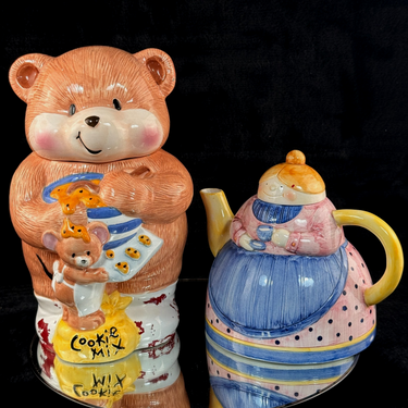 Britannia Paws Though biscuit Jar & Lady Teapot Set 1993 Ceramic kitchen decor0