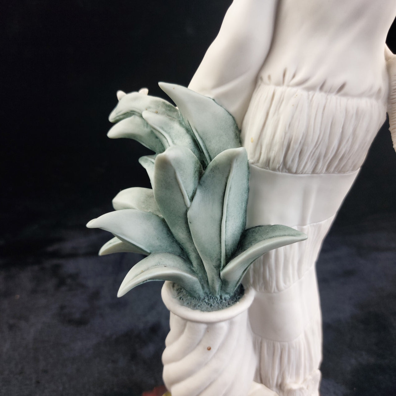 Florence Giuseppe Armani 1998 Lady 14"Figurine Madelaine Good  Sculpture Italy.10