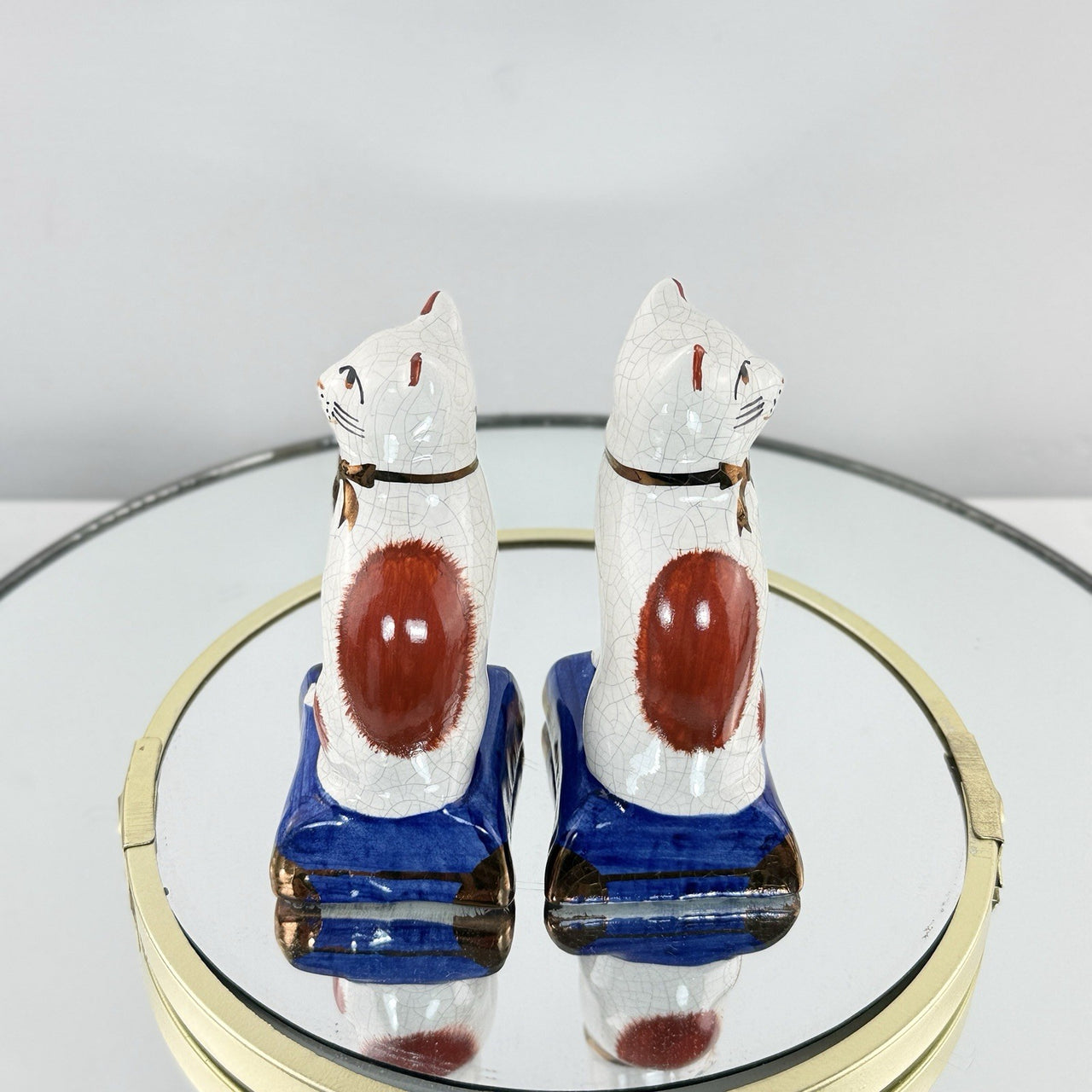 Rare Staffordshire Style Antique Cat Figurine Pair Hand Painted Mantel Cats 4”7