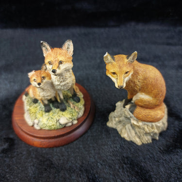 Border Fine Arts Fox Figurines: Fox & Cub, Vantage Point, damage ear 1990 & 19941
