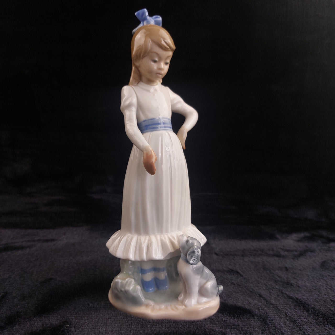 NAO by Girl Lladro with Dog Figurine Spain 1987 White Blue Dress 9.5" decor1