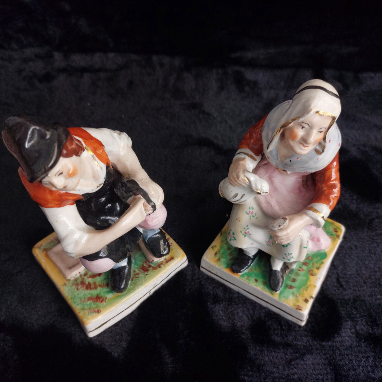 Antique Staffordshire decor Figurines Seated Couple classic Pair 906g  see pics7