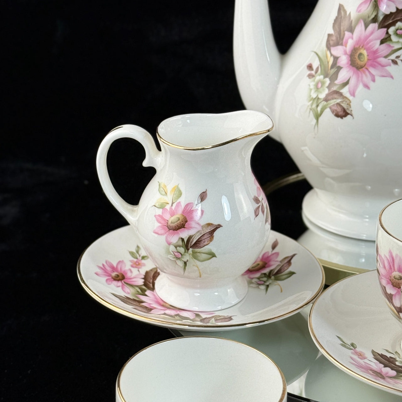 Royal Grafton Fine Bone China Tea Set Pink Floral 14 Piece England Vintage Gold.9