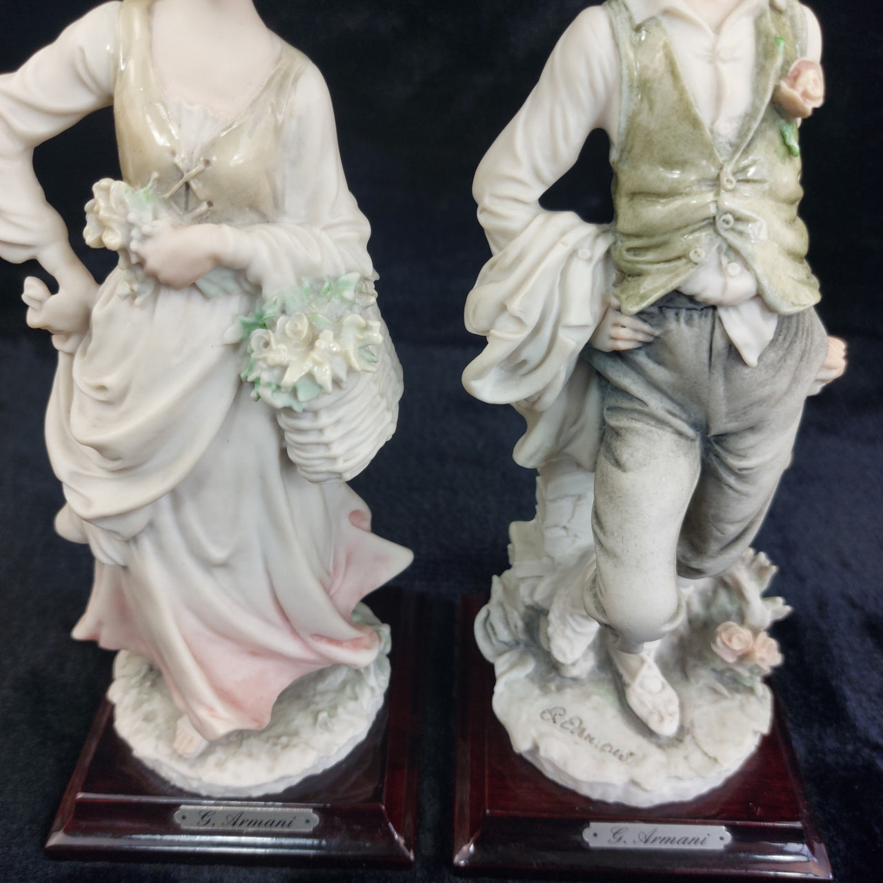 Giuseppe Figurines Armani Pair Boy Girl Flowers Basket Romantic Scene 9" Italy d5