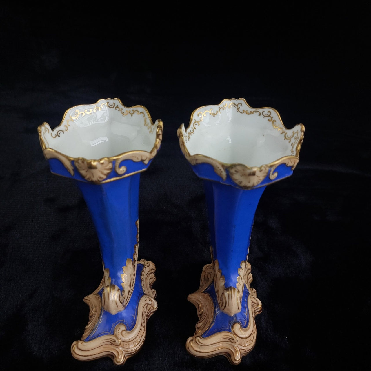 Victorian Antique Blue Porcelain Vases/ ornoments Gold Gilt Leaf Design  Pair 16