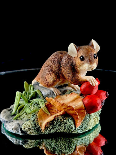 Border Fine Arts Wood Mouse Figurine 1992 Autumn Feast Scotland decor0