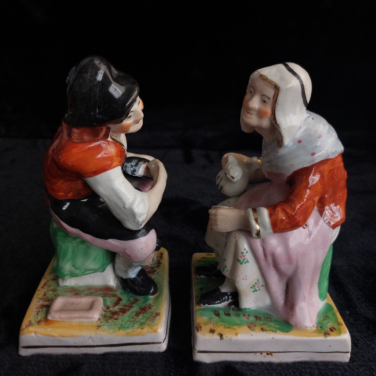 Antique Staffordshire decor Figurines Seated Couple classic Pair 906g  see pics2