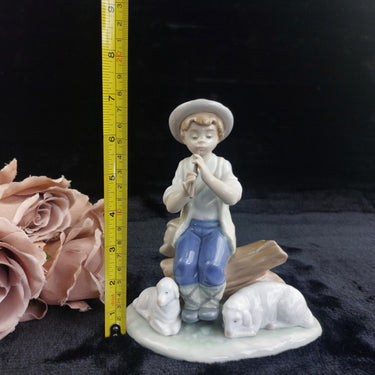 NAO by Lladro 1987 Figurine Boy Flute & Dogs 7