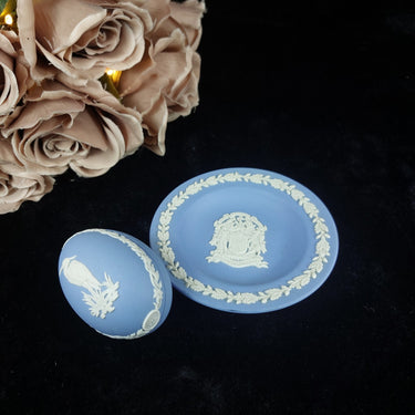 Wedgwood Jasperware White & Blue Collectible Egg with Dish 1978 Boxes/ Trinkets1