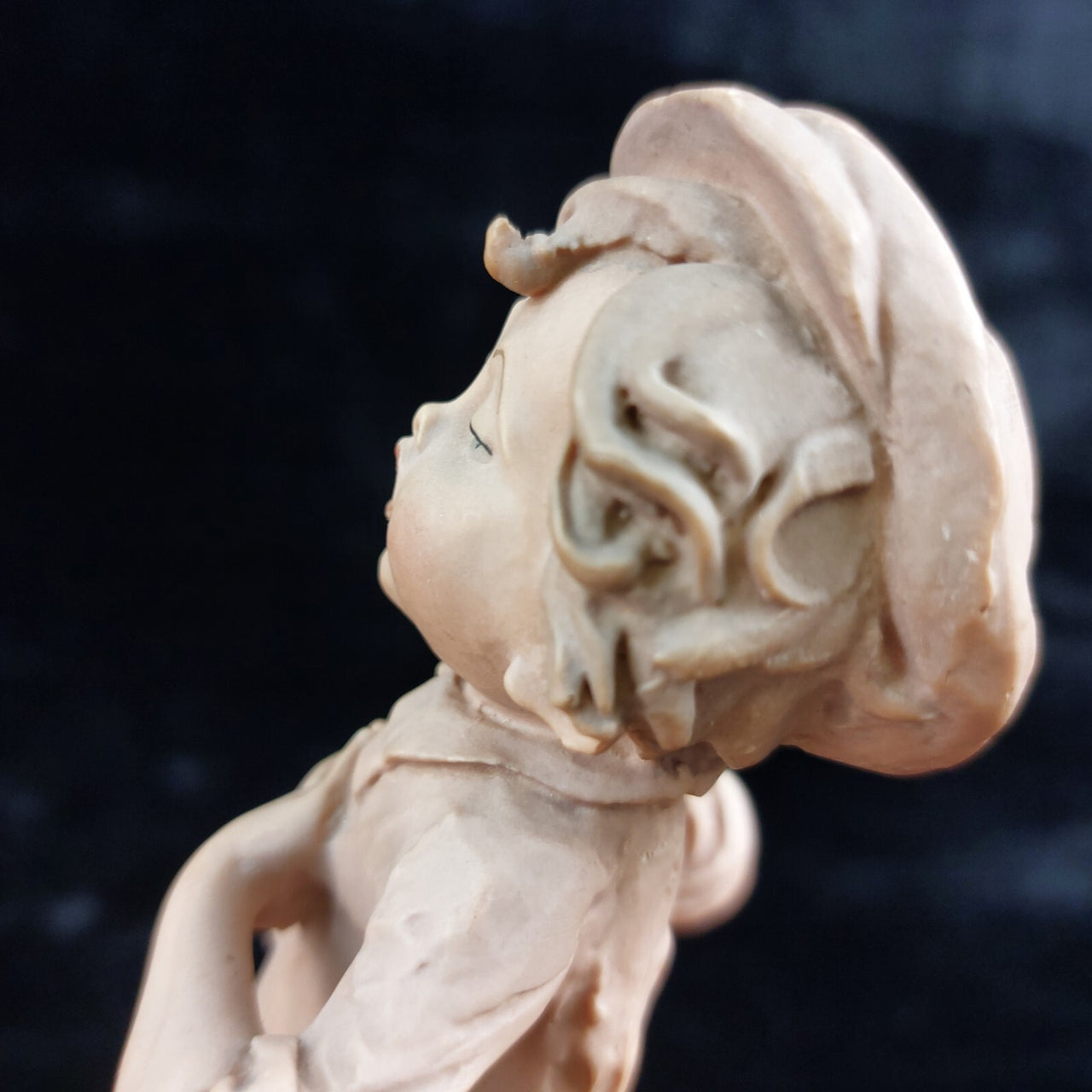 Giuseppe Armani Singing Boy Figurine  1980s Italian Porcelain library ornoment9