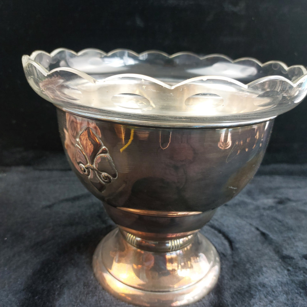 TBE Silverplate Bowl 8.5" Fleur-de-Lis Glass Insert Heavy Worn Acceptable Set12