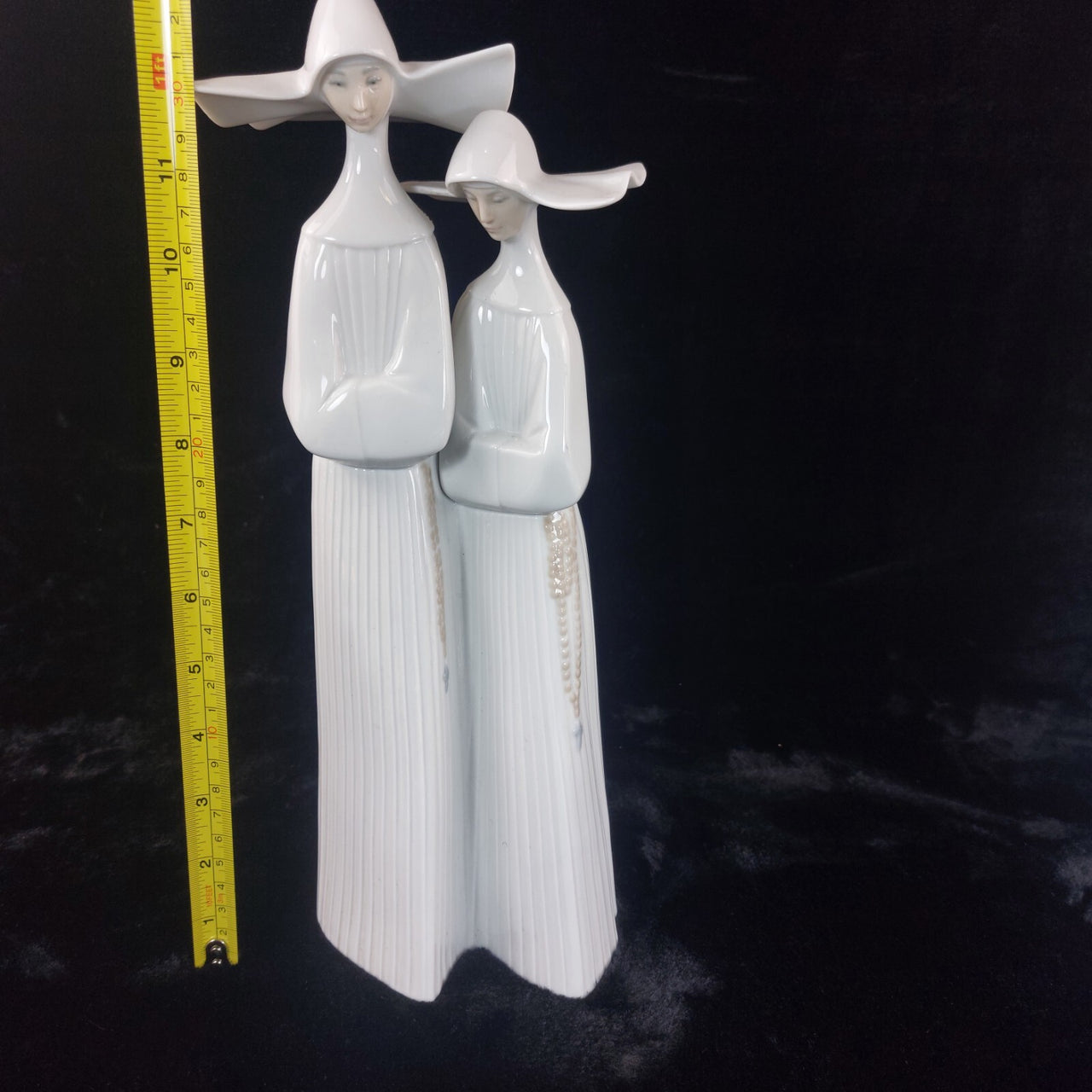 "Two Lladro Nuns" Nun porcelain Figurine Pair 13" Tall bookshelf decor Lladró7