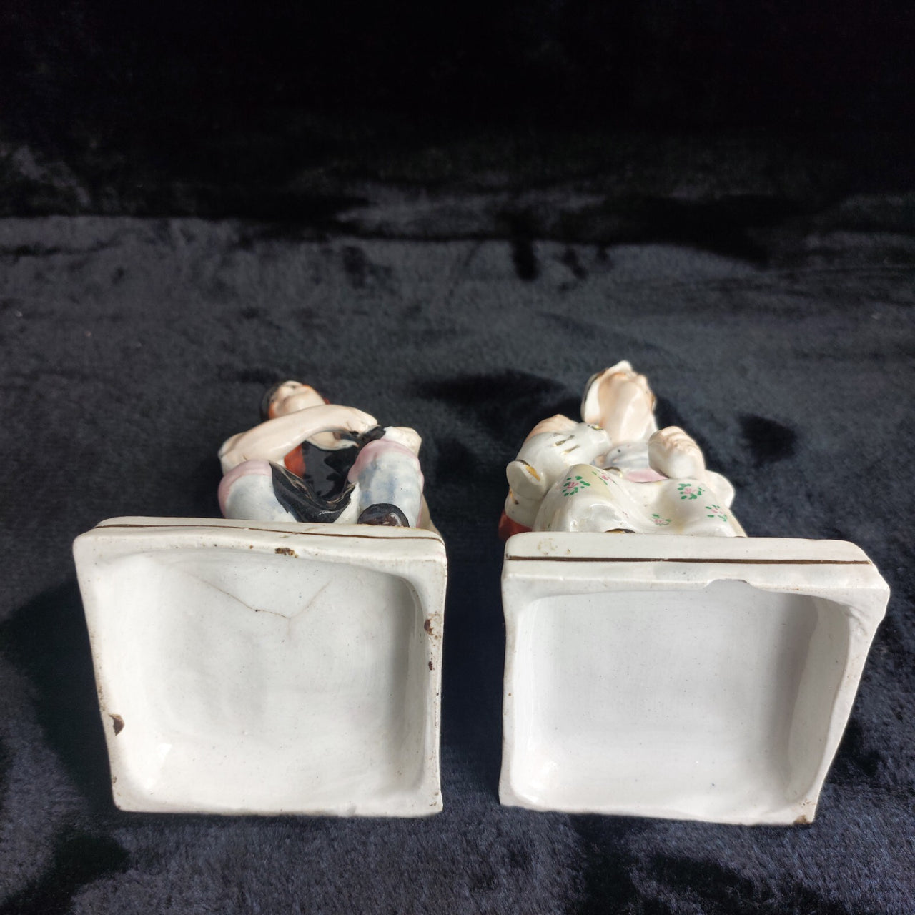 Antique Staffordshire decor Figurines Seated Couple classic Pair 906g  see pics6