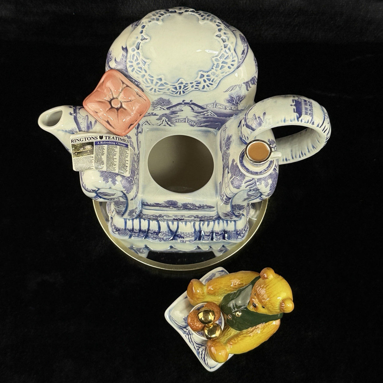 Ringtons Cardew Teatime Teapot Bear Armchair Blue Willow Design 5270/75007