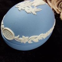 Thumbnail for Wedgwood Jasperware White & Blue Collectible Egg with Dish 1978 Trinkets Boxes/9