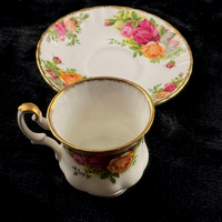 Thumbnail for Royal Albert Old Country Roses Cups & Saucers Set of 2 Bone China England 19628
