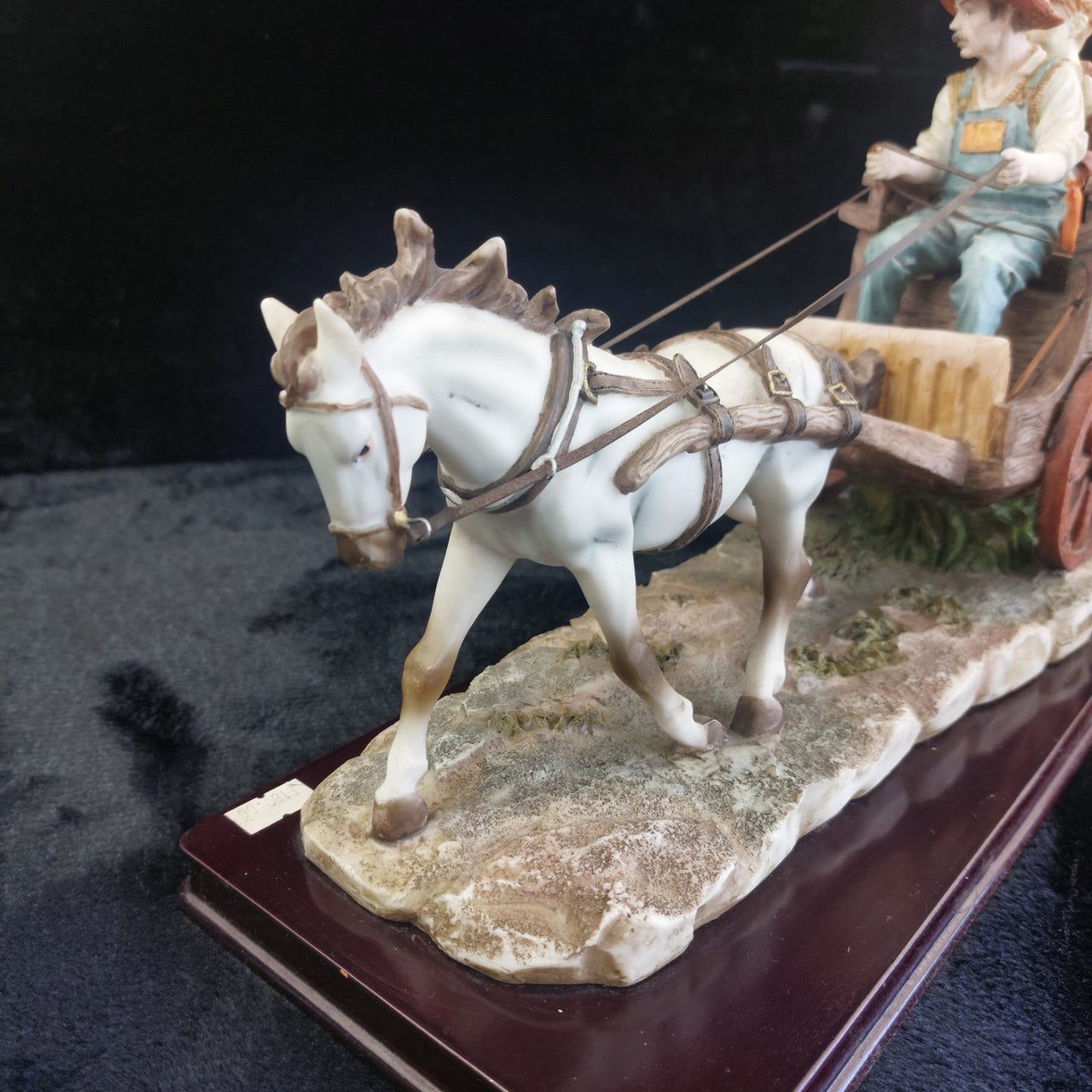 Large signed Juliana Collection 2000 Horse Carriage Figurine size see Handmade9