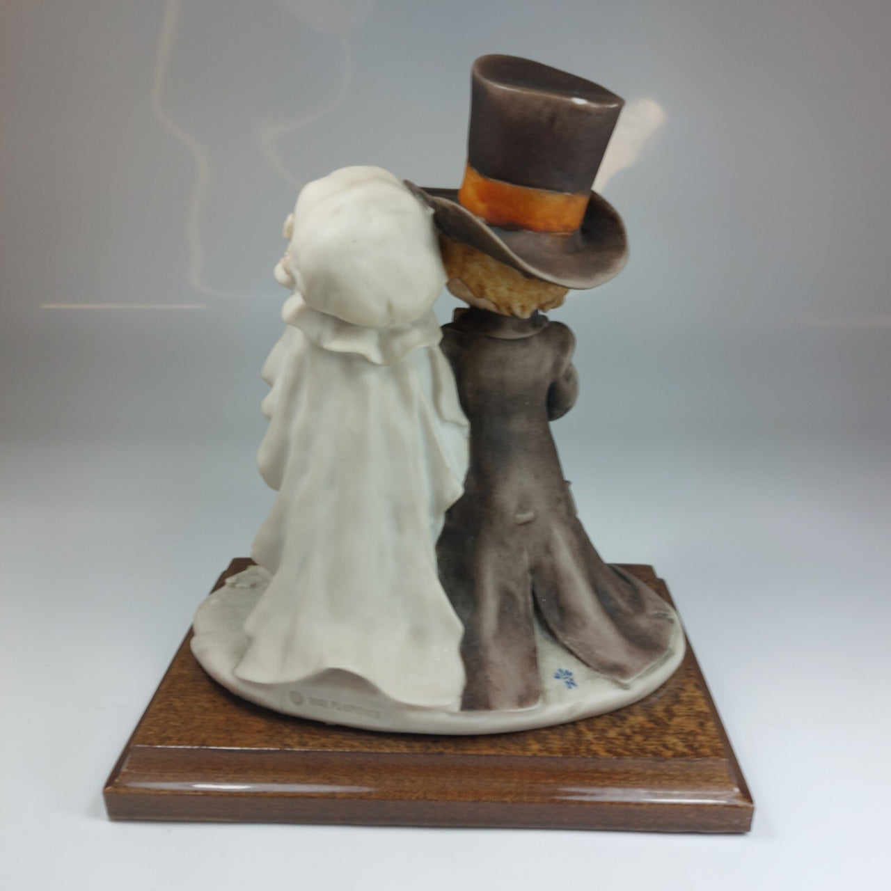 Vintage 1982 Giuseppe Armani Florence Italy Bride and Groom Figurine Statue.9