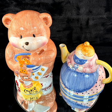 Britannia Paws Though biscuit Jar & Lady Teapot Set 1993 Ceramic kitchen decor1