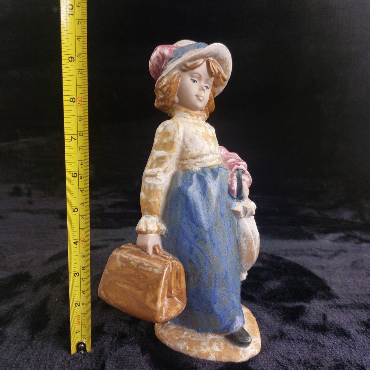 Valenzart Spain 9.5" Figurine Girl with Luggage Hand Painted Ceramic Statue2