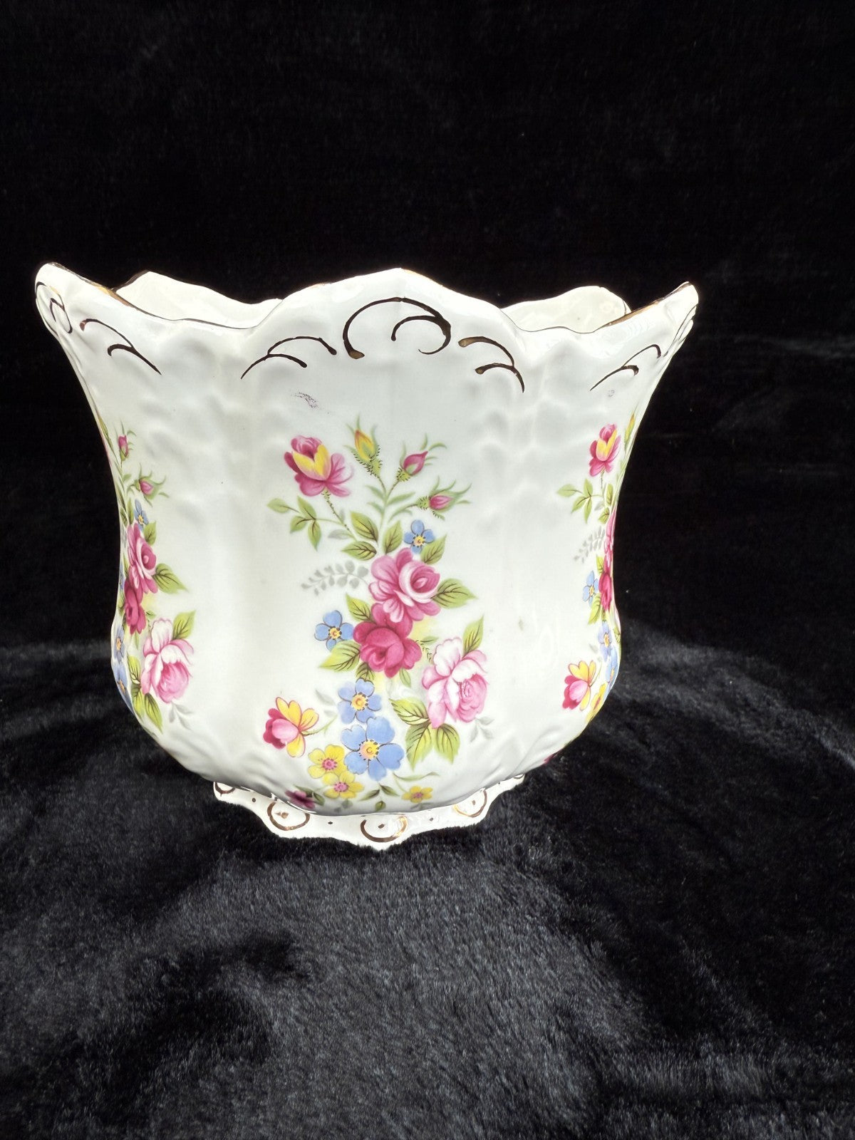 Stunning St. George & Kenall Fine Bone China Floral vase and Tray Set England.13