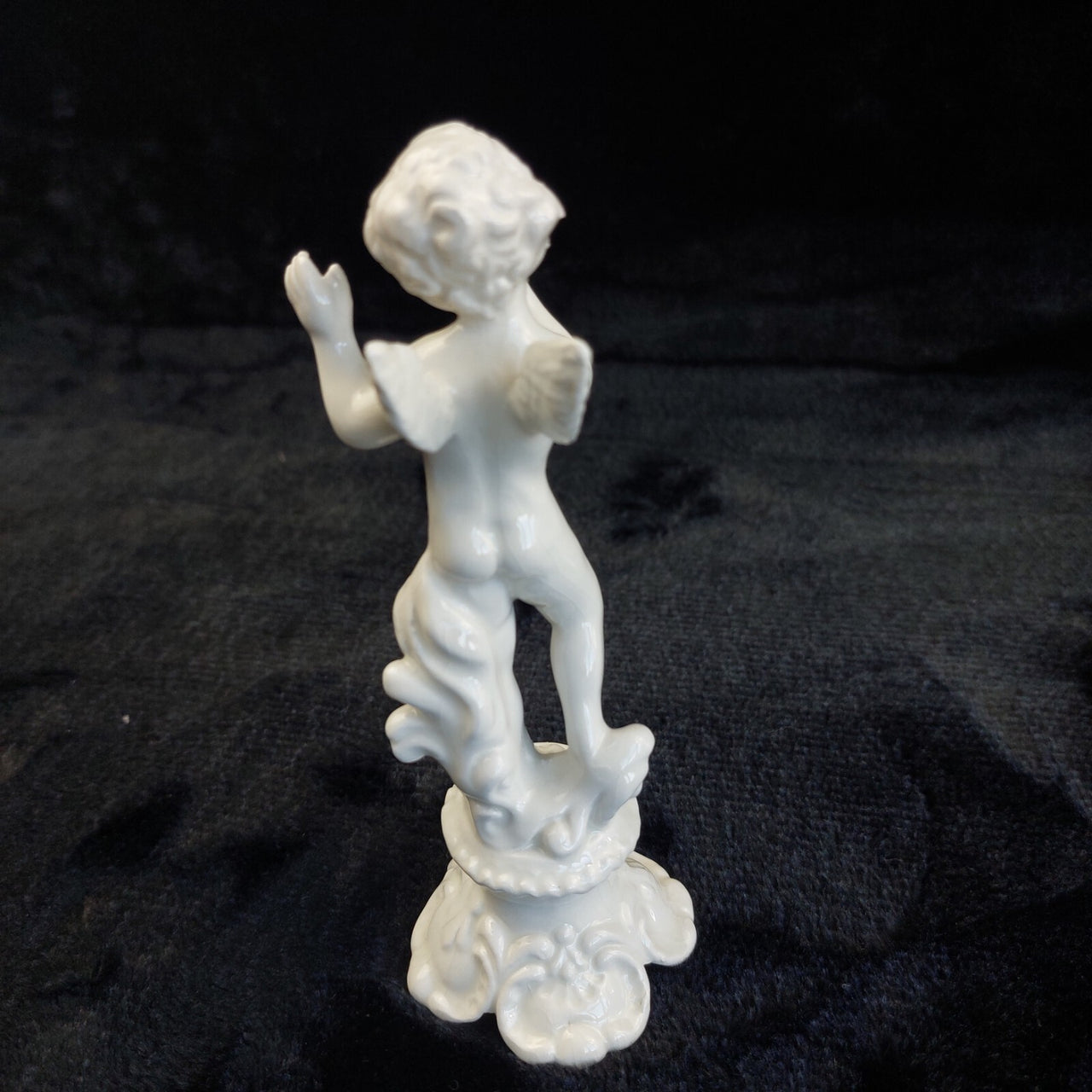 Antique Italy Cherub Figurines Pair 6.5in Porcelain White Trumpet Flowers Damage15