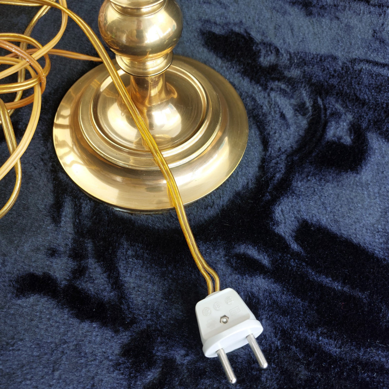 Heavy Brass Lamp Table 26" Tall Vintage European antique Style Lighting 1910 dec8