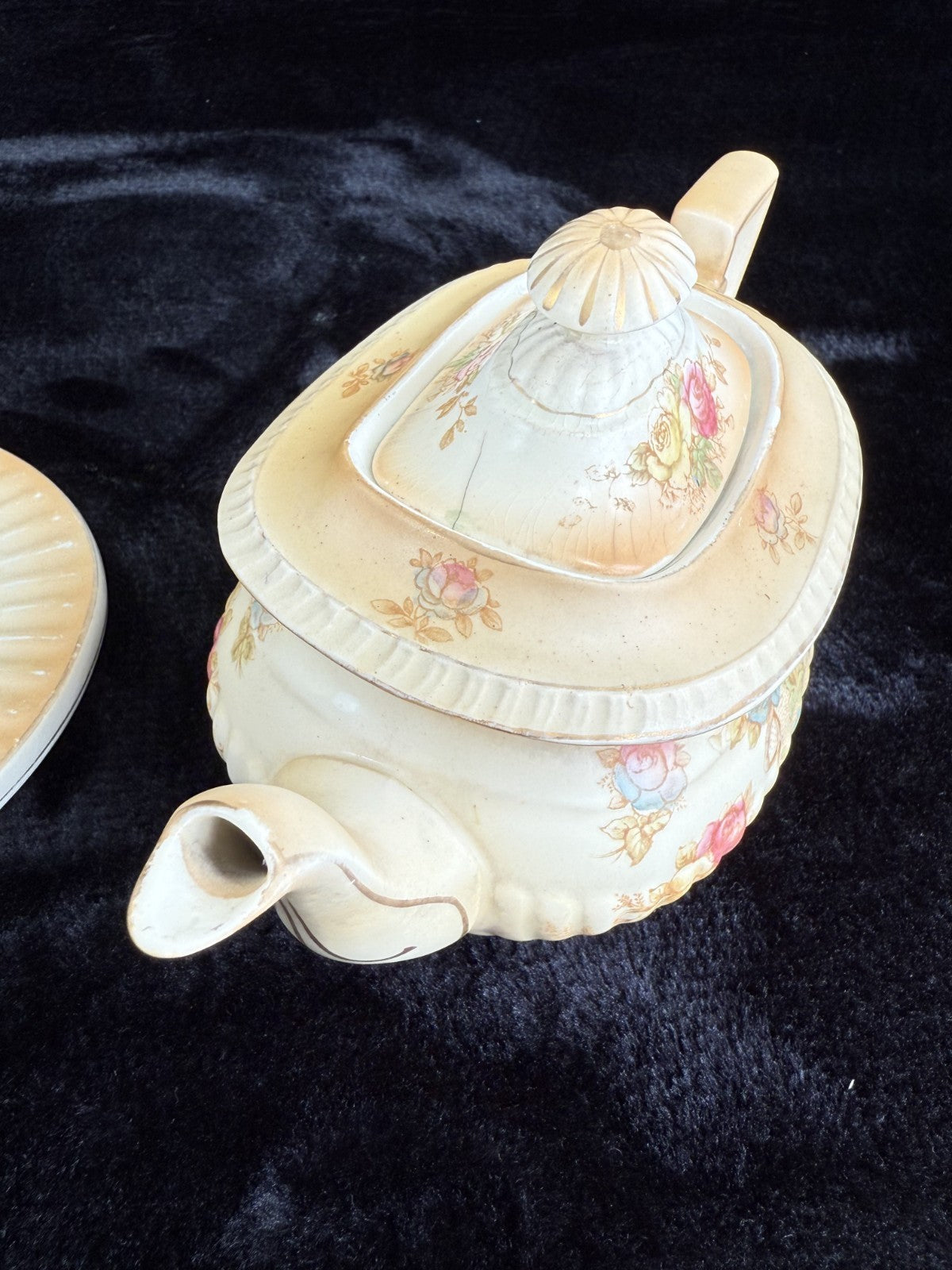 Beautiful Antique Crown Devon Fieldings Teapot with Stand - "Wye" Pattern Rare.12