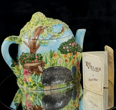 Annie Rowe Village Collectables Teapot Hedgehog Garden Scene 731g Hand Painted0