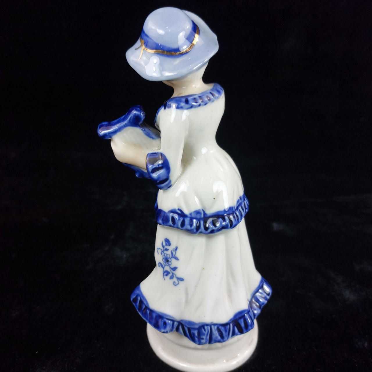 Lady Porcelain Figurine – Blue & White Victorian Style United Kingdom Vintage6