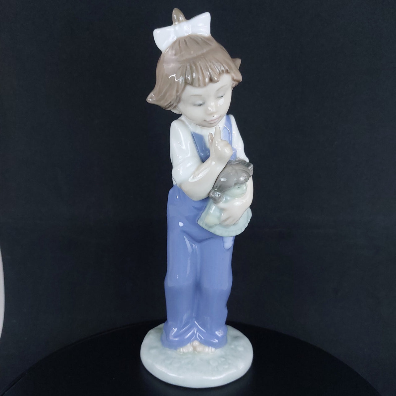 NAO Lladró Handmade Porcelain Girl -18.5 cm Figurine Collectible Blue Dress -0