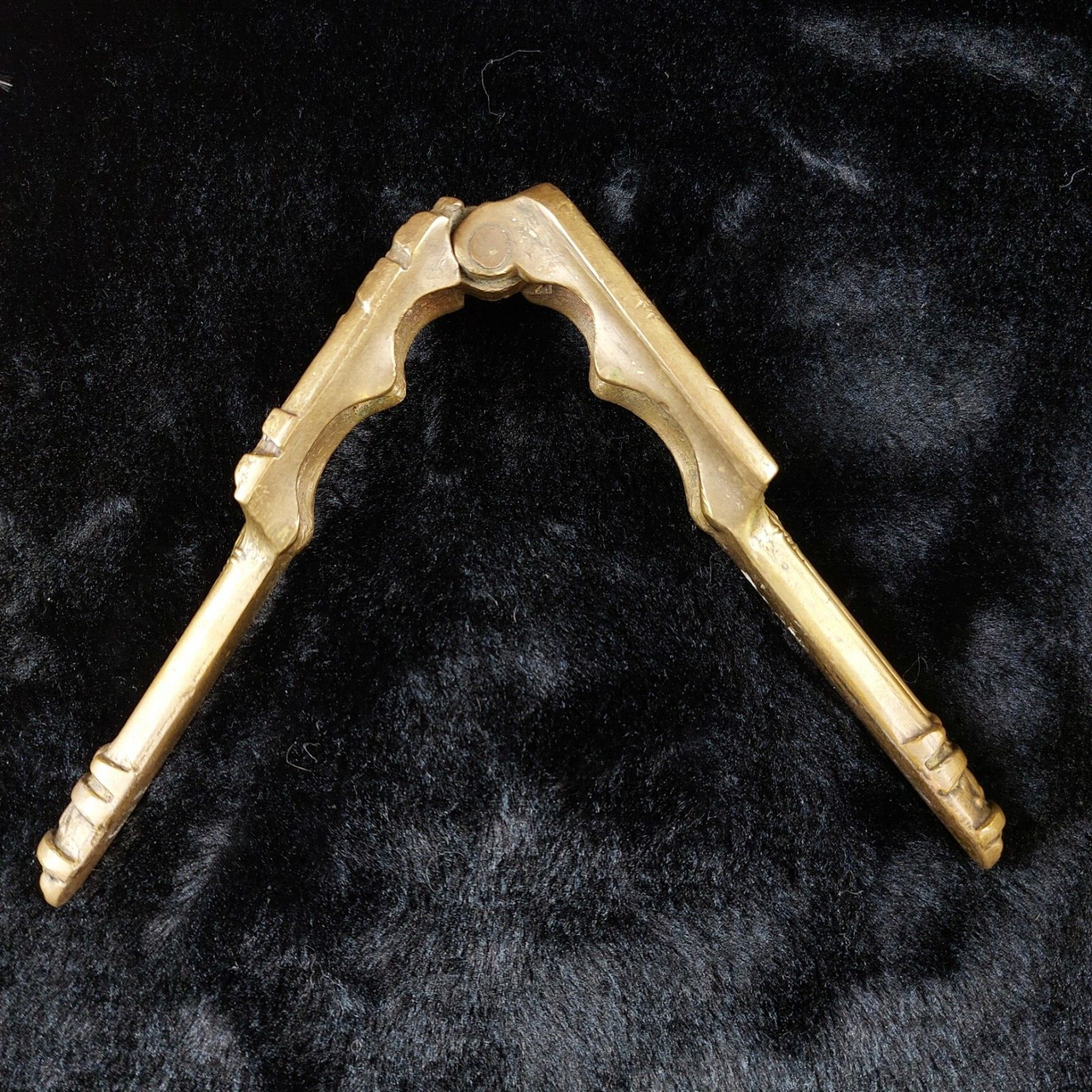Antique Brass Nutcracker – Design Shakespeare – Made in England unique gift6