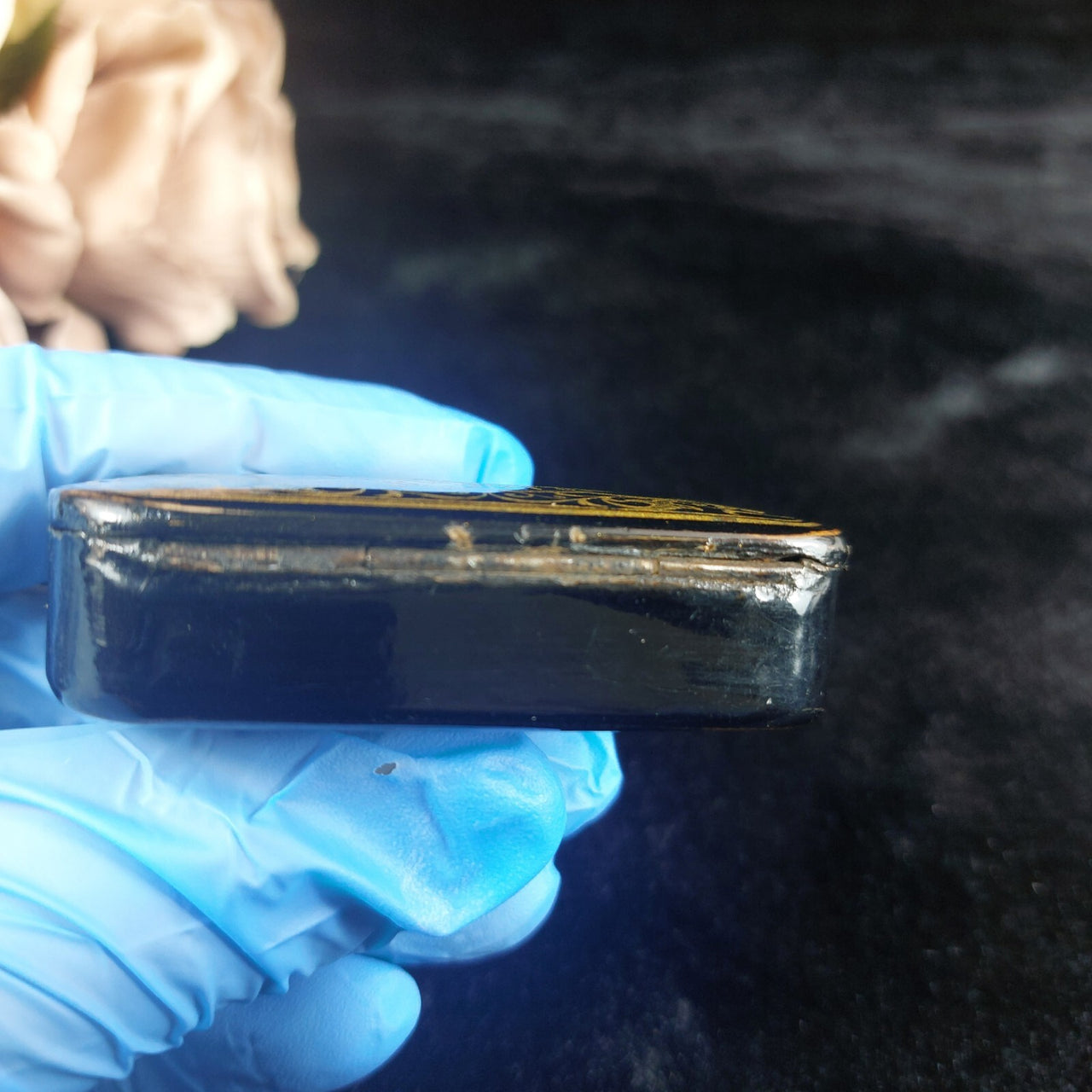 19th century- Victorian Lacquered Snuff Box – Gold with Black Detailing Antique12
