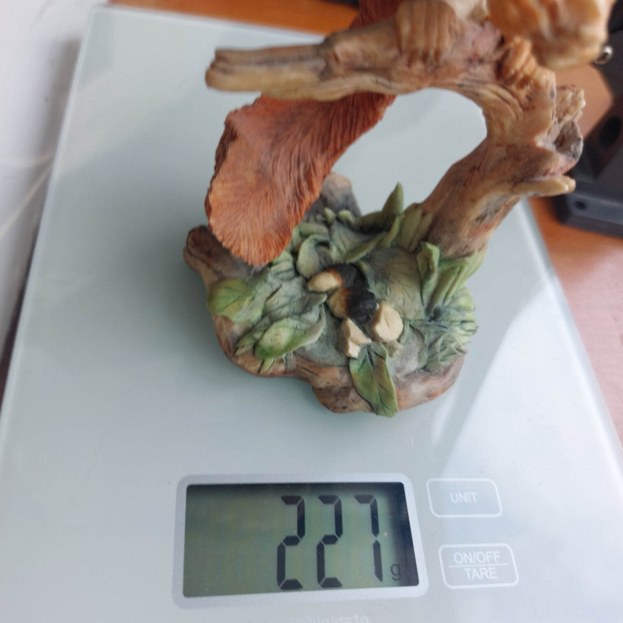 Border Fine Arts Squirrel Figurine Handmade Scotland Wildlife 6” Tree Stump Deco11