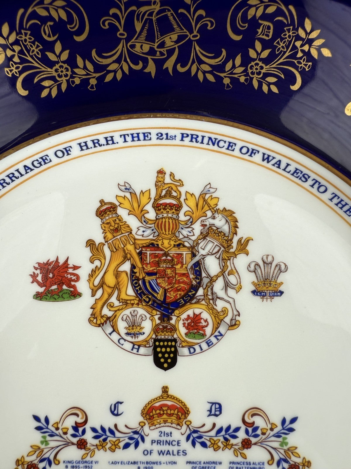 Rare Aynsley Royal Commemorative Plate prince Charles & Diana Wedding 1981 Gilt 3