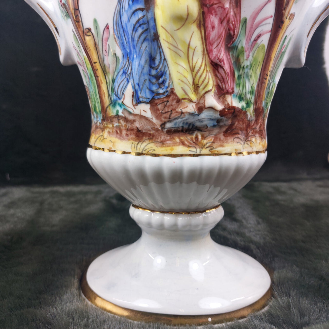 Capodimonte Style Vase with Classical Figures decor roman antique greek Figurine7