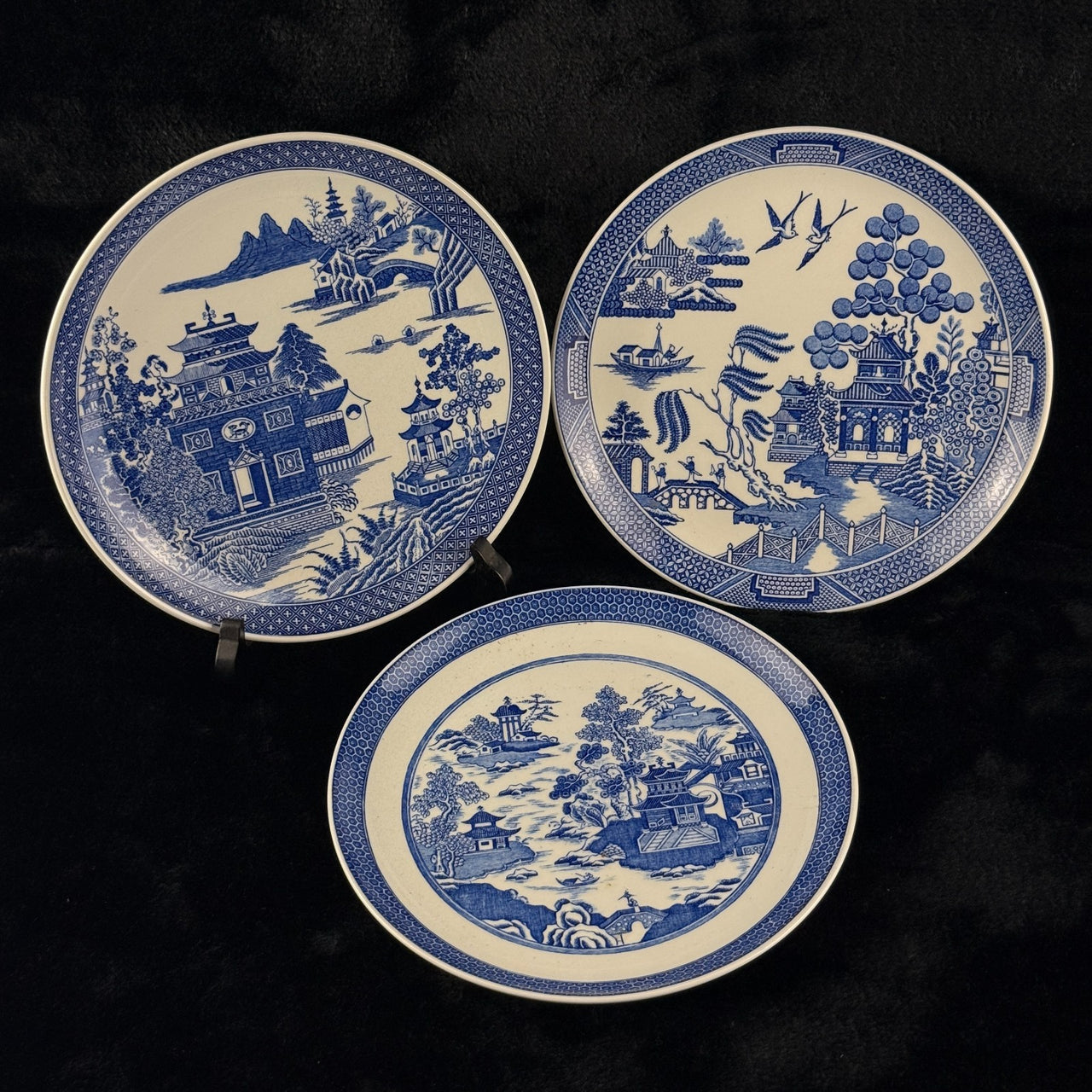 Spode Mint Danbury Willow Pattern Plates x3 Temple Landscape antique Blue White1