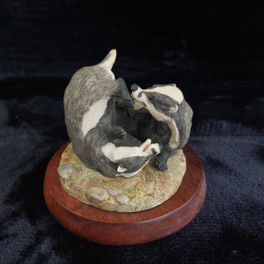 Border Fine Arts 1977 Hayton Badgers Figurine Hand Made Scotland Wood Base 5.5in0