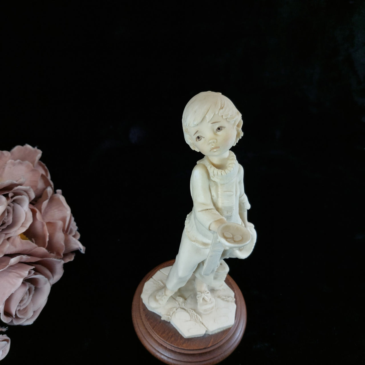 Vintage Vittorio Tessaro Figurine A.D.L.  "The Little Beggar Boy"  italian2