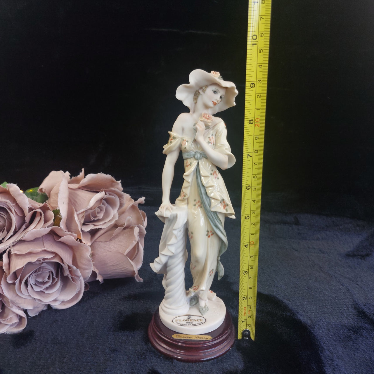 Rare Giuseppe Armani lady Figurine 1993 Florence Lady Hat Rose Signed 9.5" decor2