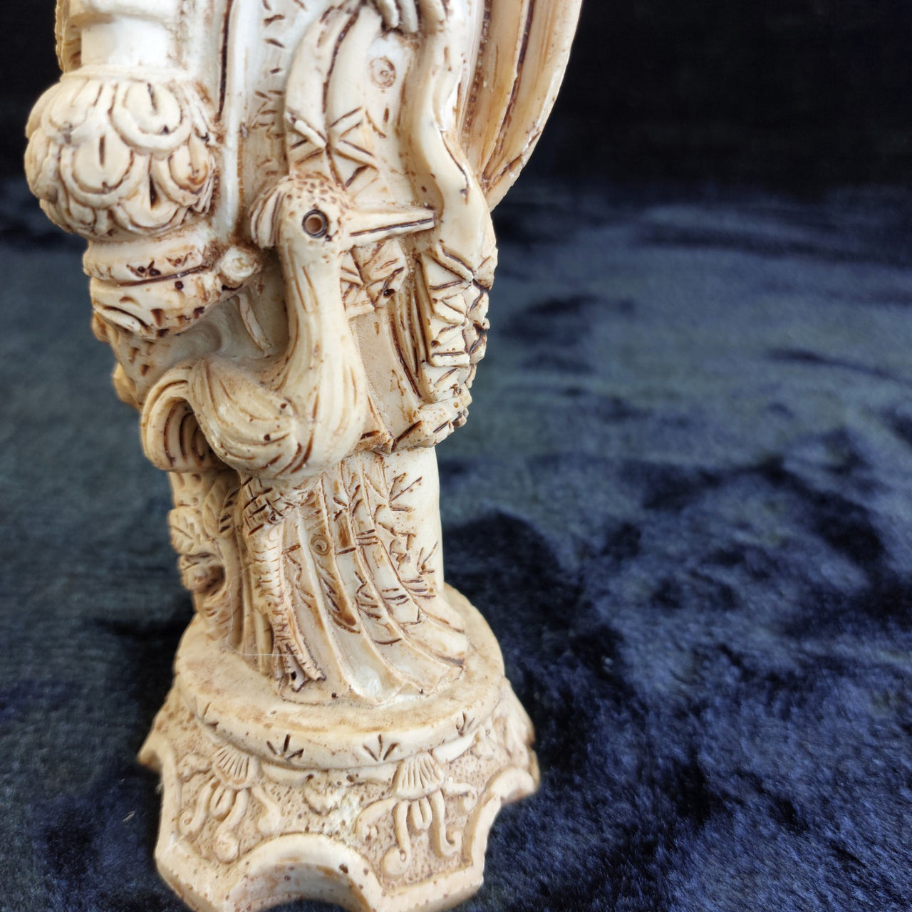 Asian Woman with Fan and Birds Resin Figurine Ivory Colour Approx 10in Worn9