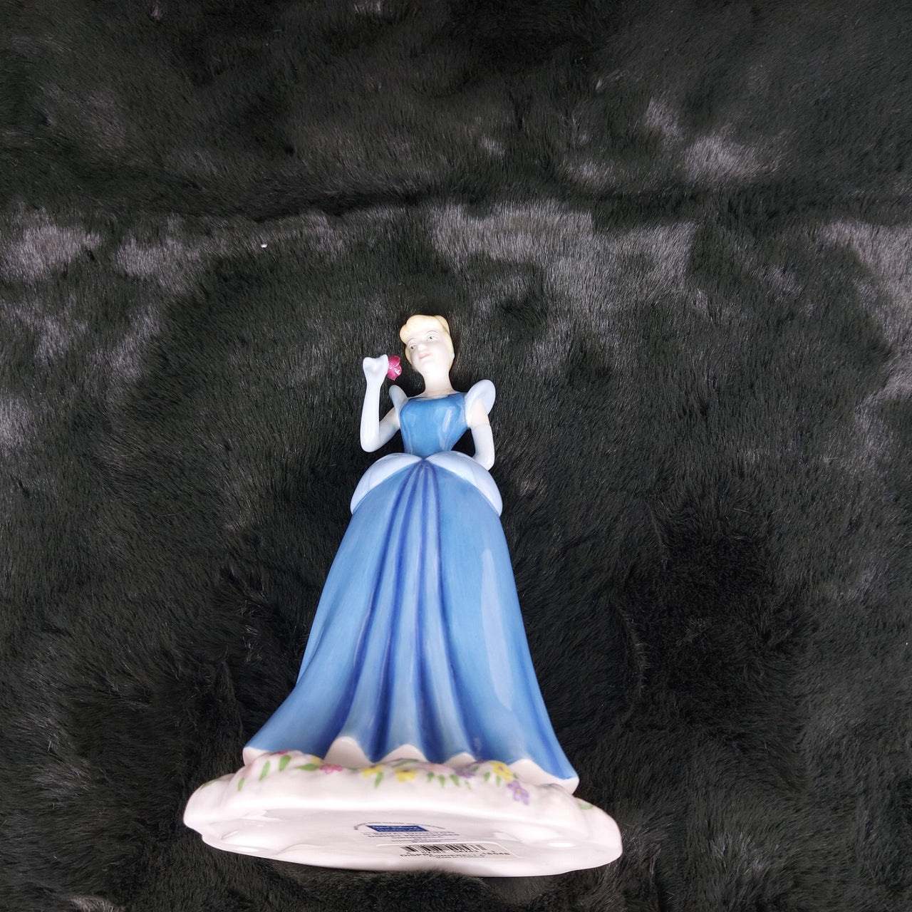Royal Doulton Disney Cinderella Figurine with Original Box and Certificate 7.5"11