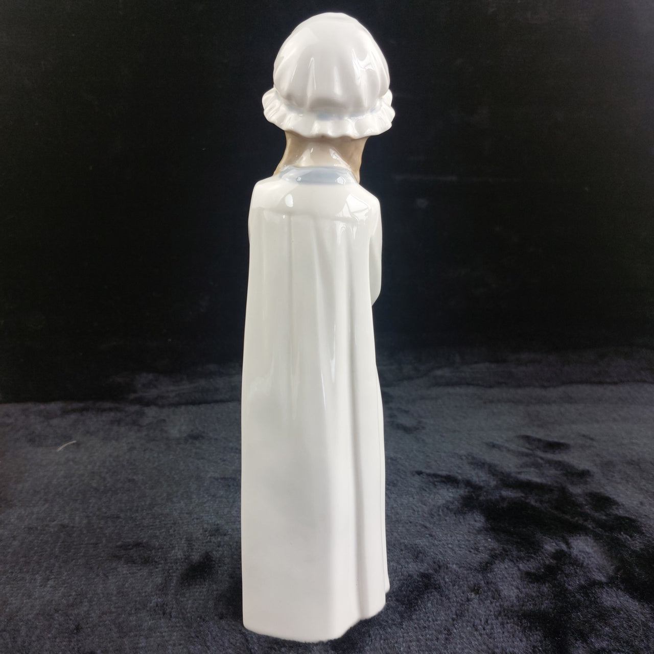 Nao Lladro by Girl Figurine Handmade Basket Flowers Glazed 10in bookcase decor5