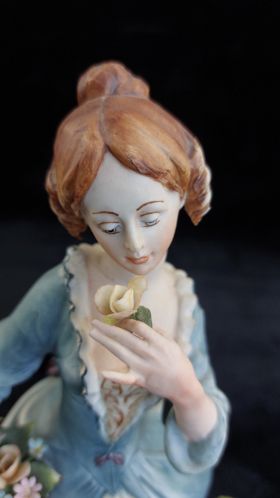 Capodimonte sign lady Figurine by Irene Tuzzi Flowers Basket 10" decor bookshelf3