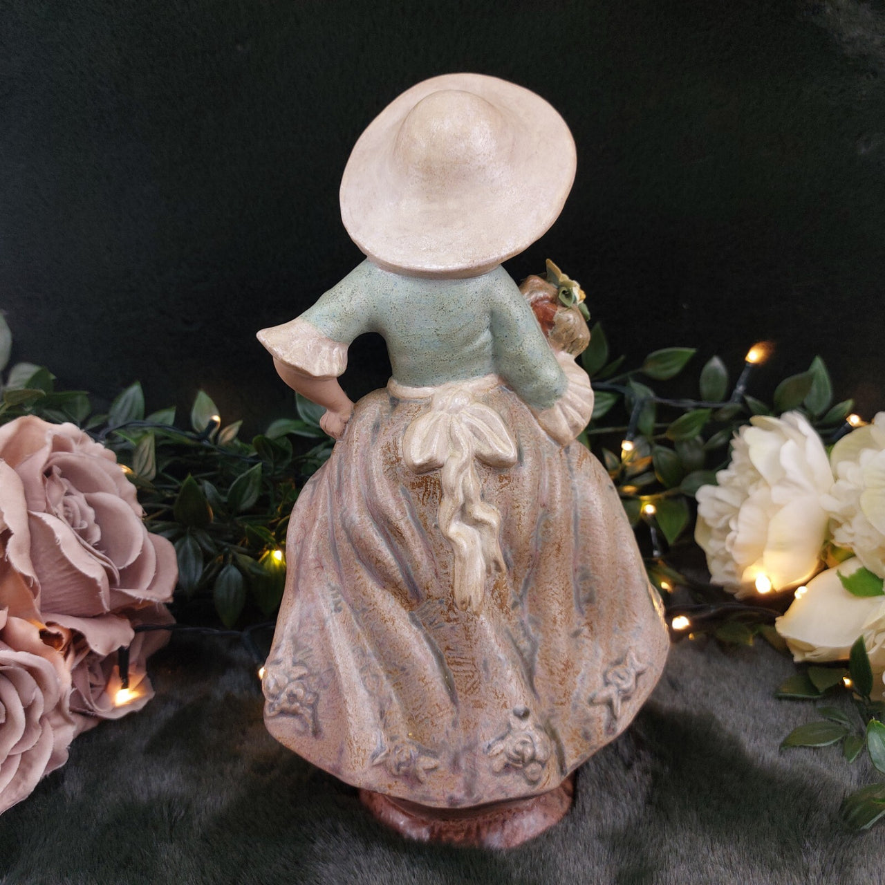 Pons Collection Ceramic Handcrafted GirlFigurine with Flowers -Chip Flower Spain3