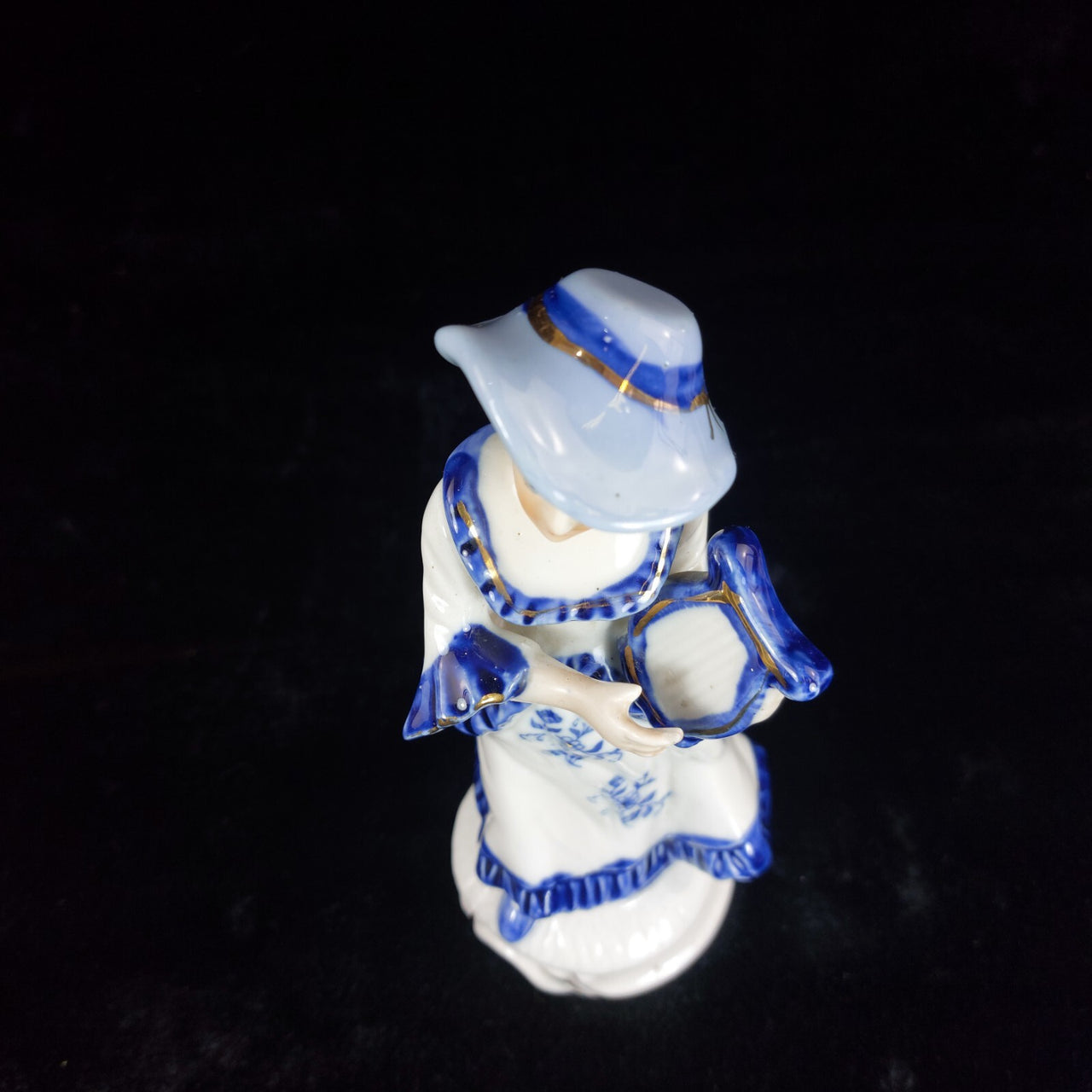 Lady Porcelain Figurine – Blue & White Victorian Style United Kingdom Vintage3