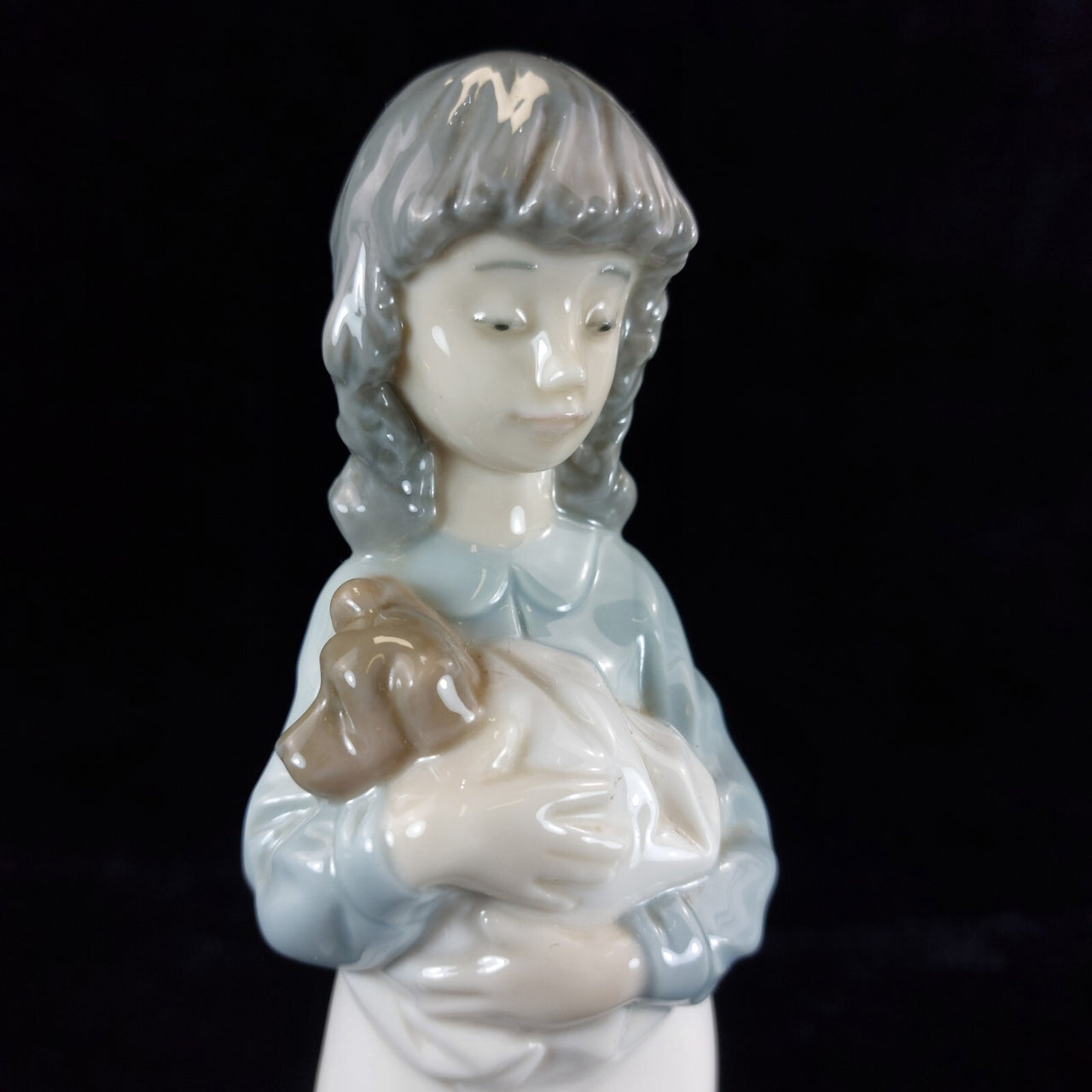 Elegant NAO by Lladró Figurine - Girl with Puppy (1990) bookcase figure Spain4