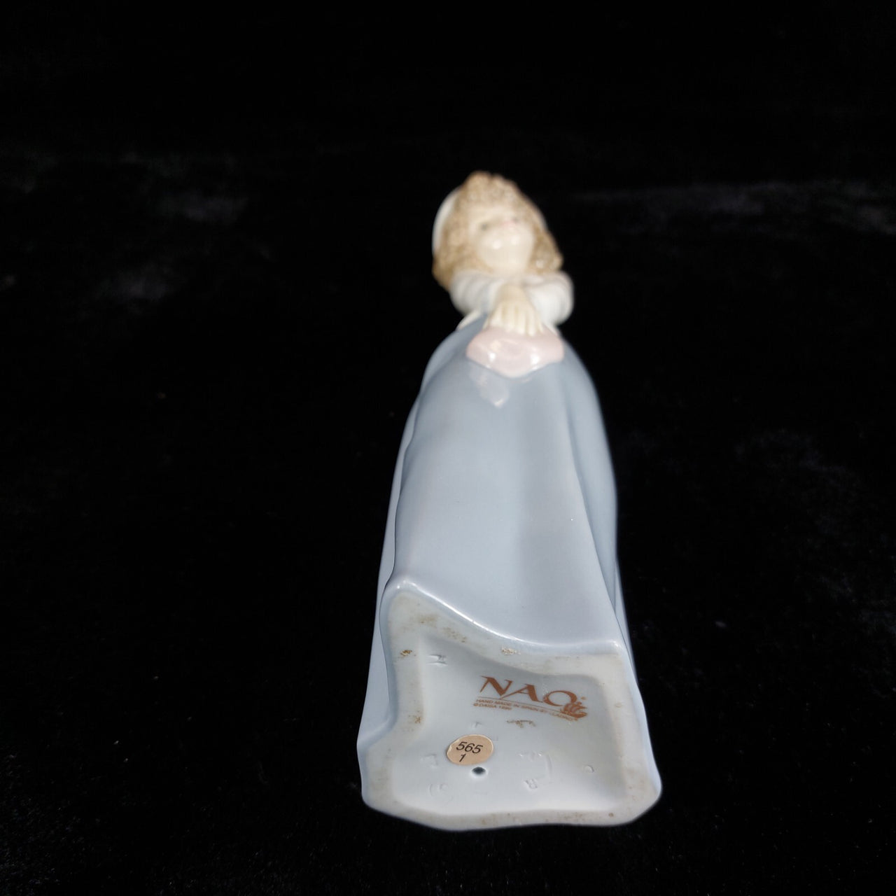 Nao Lladro by Figurine "Girl with Purse" Spainish Mint bookshelf fireplace decor7