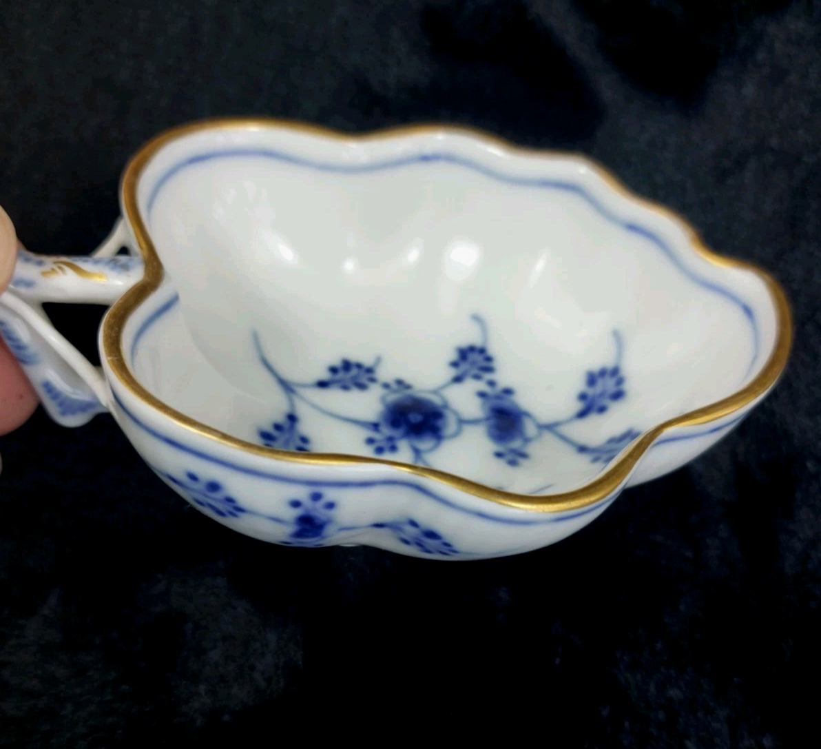 1870 Royal Copenhagen Blue Fluted Leaf Candy Dish Gold Edge Antique 1st Quality2