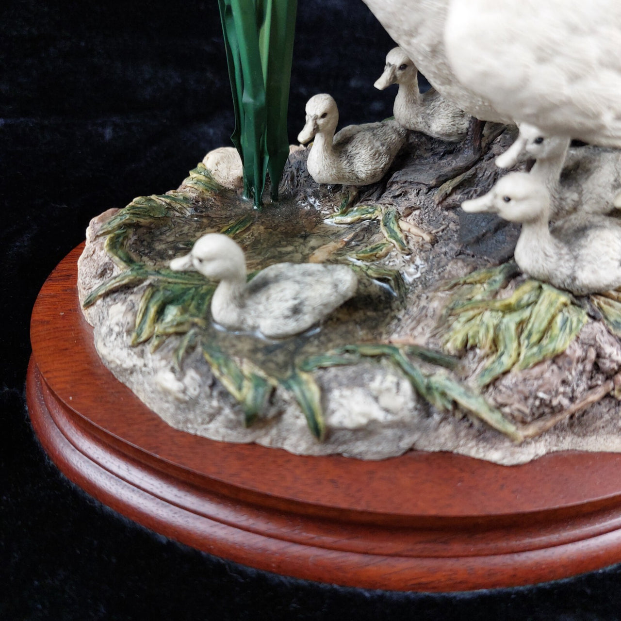 Border Arts Fine First One In Swan & Cygnets Figurine 1997 Handmade Scotland dec9